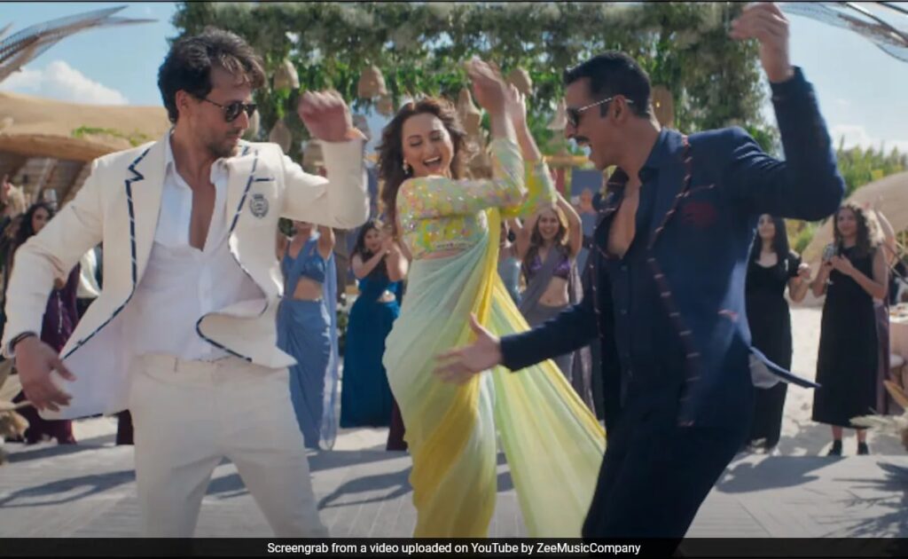 Bade Miyan Chote Miyan Song Mast Malang Jhoom: Akshay Kumar, Tiger Shroff And Sonakshi Sinha