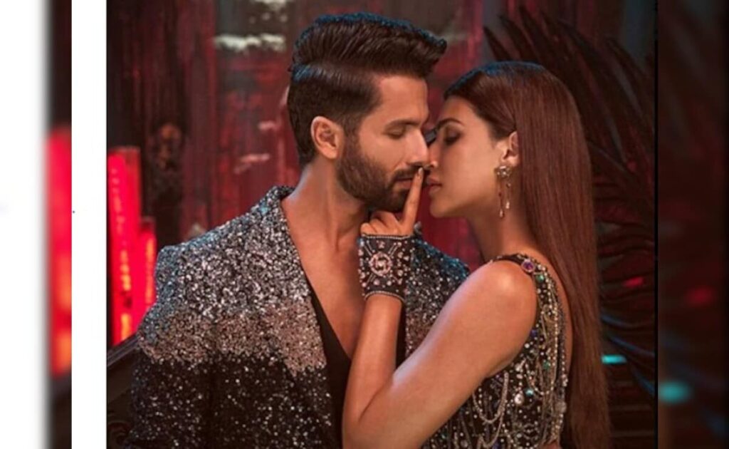 Kriti Sanon-Shahid Kapoor Have 62 Crore Reasons To Smile