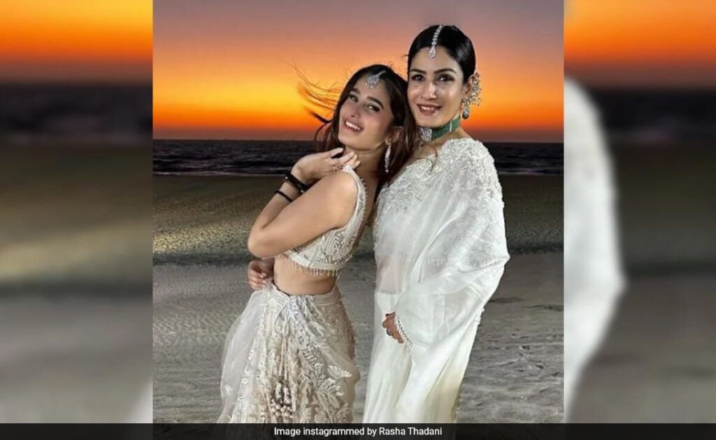 Raveena Tandon and Rasha Thadani Setting Mother-Daughter Goals In This Family Wedding Pic