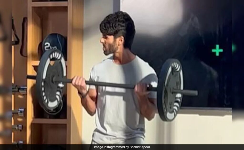 Shahid Kapoor’s “Light Weight” Regime Prompts This Reaction From Co-Star Kriti Sanon