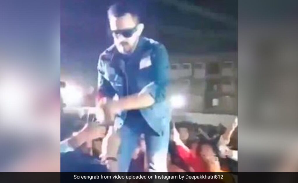 Singer Aditya Narayan Slammed After Viral Video Shows Him Throwing Away Fan’s Phone At Concert