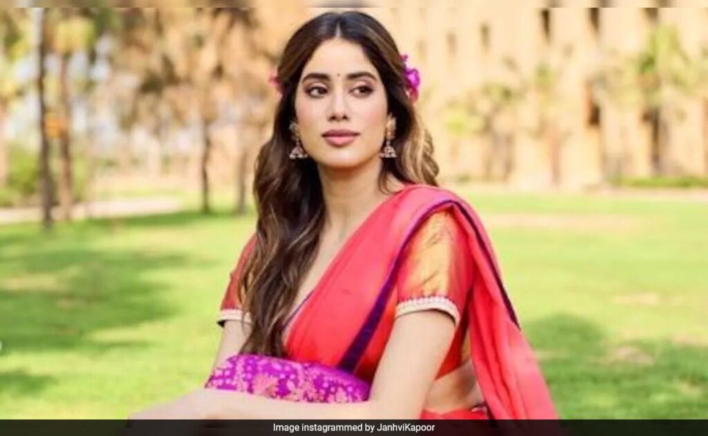 Janhvi Kapoor’s Traditional Look Gets Love From Manish Malhotra, Parvathy