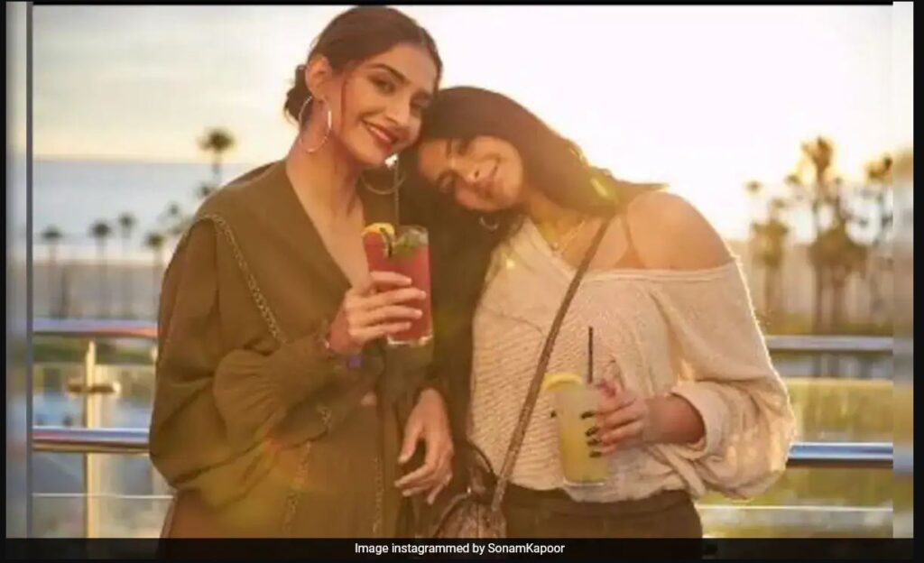 Sonam Kapoor Believes Song Aisha Describes Sister Rhea Perfectly