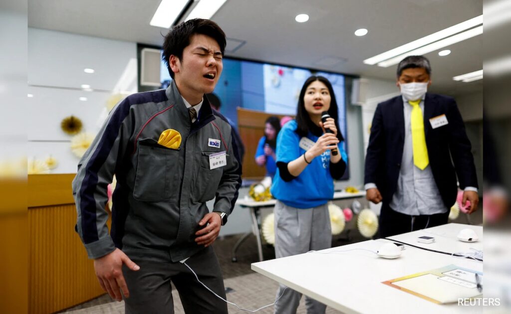 Japanese Male Office Workers Experience Simulated Menstrual Pain I Couldn’t Move