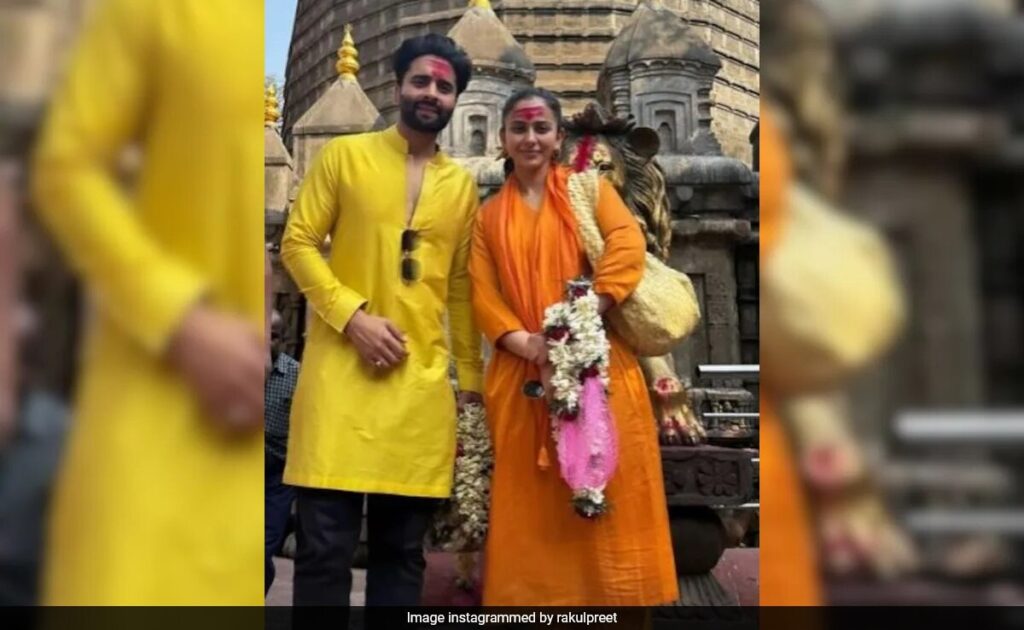 Newlyweds Rakul Preet Singh, Jackky Bhagnani Seek Blessings At Kamakhya Temple. See Photos